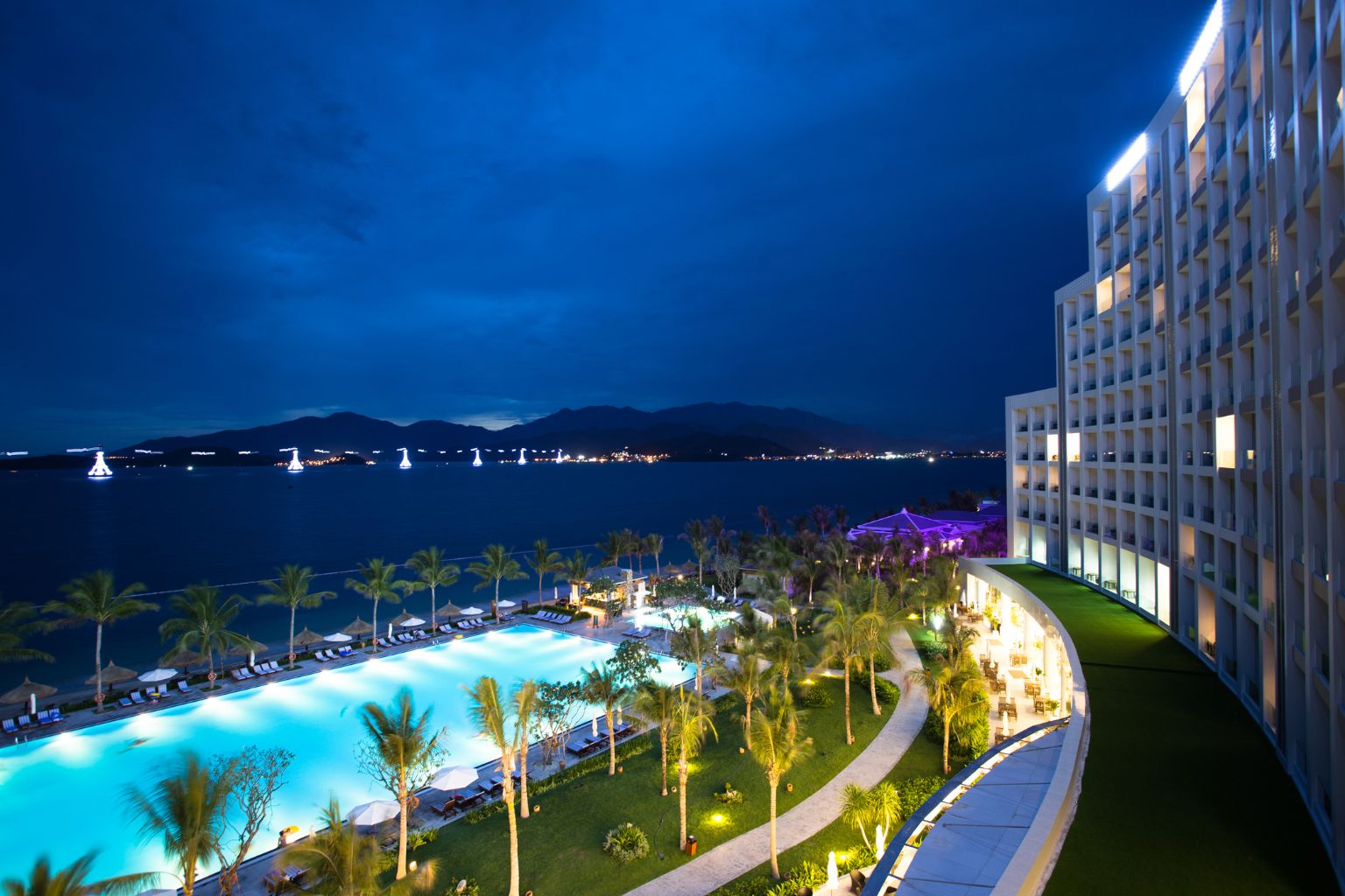 Hospitality (Hotels, Villas)